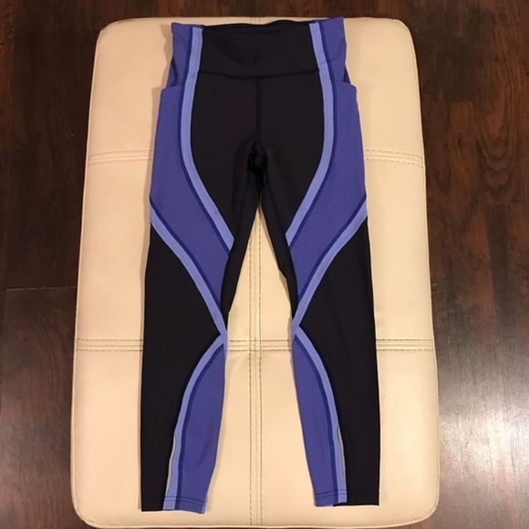 Lululemon Wild Twist Leggings - Picture 3 of 10